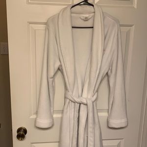 White plush Calvin Klein bath robe M/L